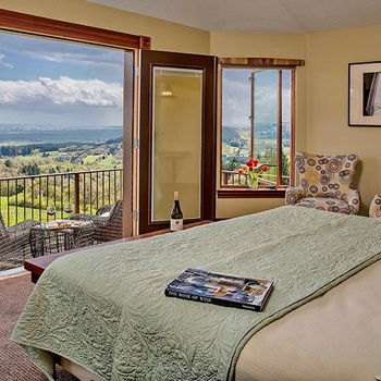 Youngberg Hill, Oregon, Suite