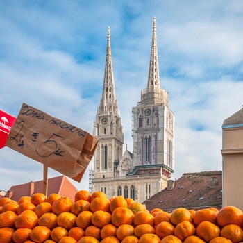 Dolac marked i bydelen Kaptol og Zagrebs katedral, Kroatien