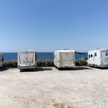 Stellplatz til autocamperferien i Europa - simpel og et godt alternativ til campingpladser - her i Bretagne, Frankrig