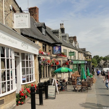 Burford High Street, Cotswolds, UK