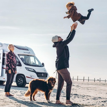 Delintegreret autocamper i Europa - rullende sommerhus for par og familier