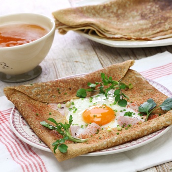 Galette er en typisk ret i Bretagne, Frankrig