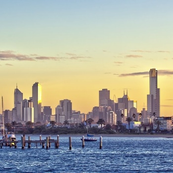 Melbournes skyline ved solnedgang