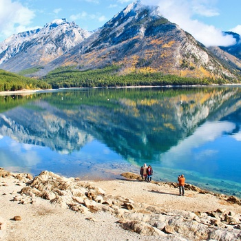 Lake Minnewanka - enestående sø i Banff nationalpark