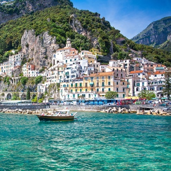 Amalfi by ved Amalfikysten, Italien