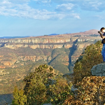 Rejsende med udsigt til Blyde River Canyon, Sydafrika