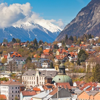 Udsigt til Innsbruck og de østrigske Alper