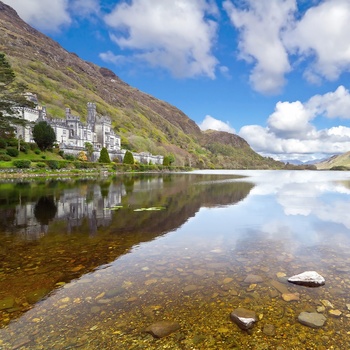 Klostret Kylemore Abbey i Connemara