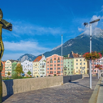 Farverige huse i hyggelige Innsbruck