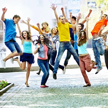 Gruppe af Unge Mennesker