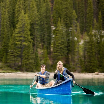 Sejl i kano i Banff nationalparken i Canada