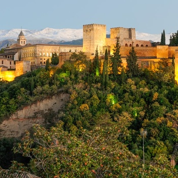 Alhambra i Granada i Andalusien