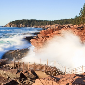 Det dramatiske kystlandskab i Arcadia Nationalpark i New England