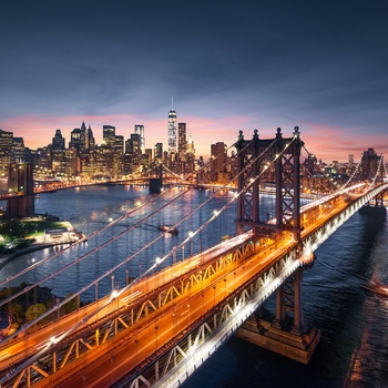 Brooklyn Bridge med Manhattan i baggrunden - kan opleves på rundrejse i USA