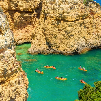 Gruppe på kano og kajak tur langs Algarves kyst - Portugal