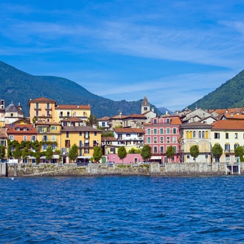 Den farverige promenade i Cannobio