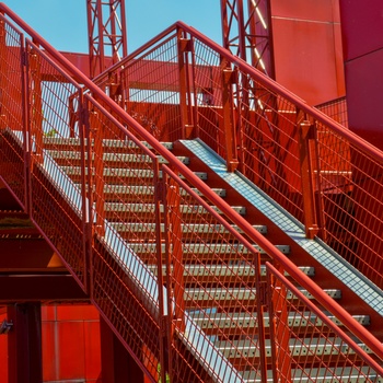 Røde trapper i Parc Villette