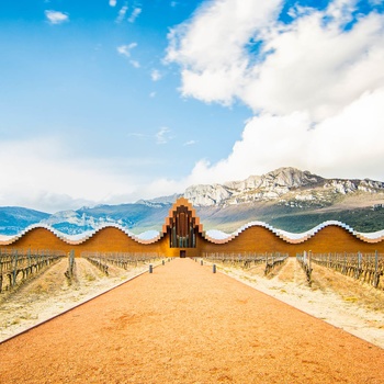 Vingården Bodegas Ysios i Baskerlandet i det nordlige Spanien