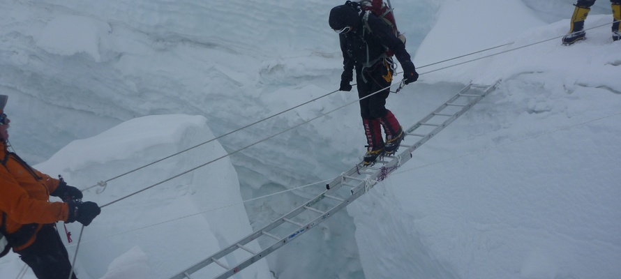 CEO og Bjergbestiger Stina Glavind isfaldet på Mount Everest