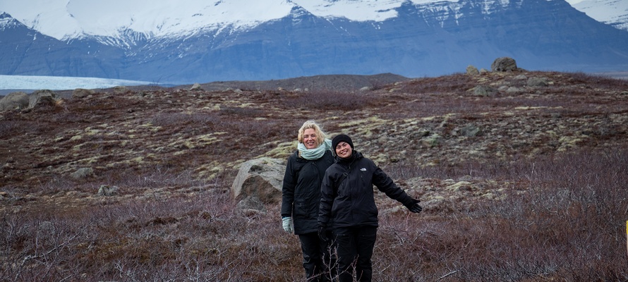 Mette og Katja ved Múlagljúfur - Island