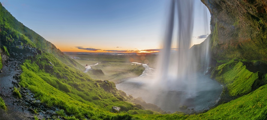 Vandfaldet Seljandsfoss i Island