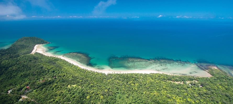 Udsigt til kyststrækning i Tropical North, Queensland i Australien