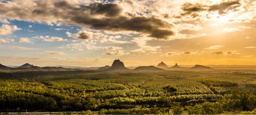 Panorama over glasshouse Mountains ved Sunshine Coast i Queensland