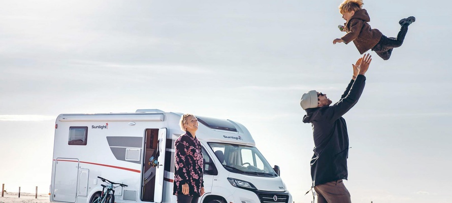 Delintegreret autocamper i Europa - rullende sommerhus for par og familier