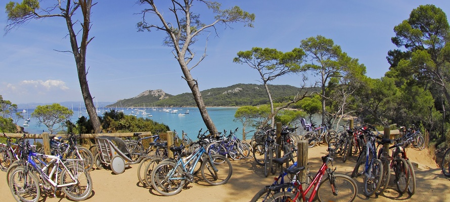 17_HI_FR_Rivieraen_Porquerolles_Cykler_1.jpg