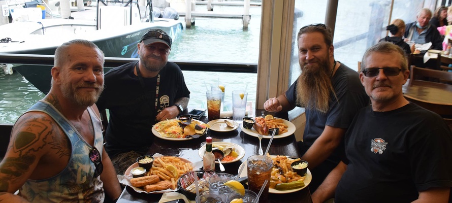 På motorcykel i USA - MC ture med dansk guide - frokosttid