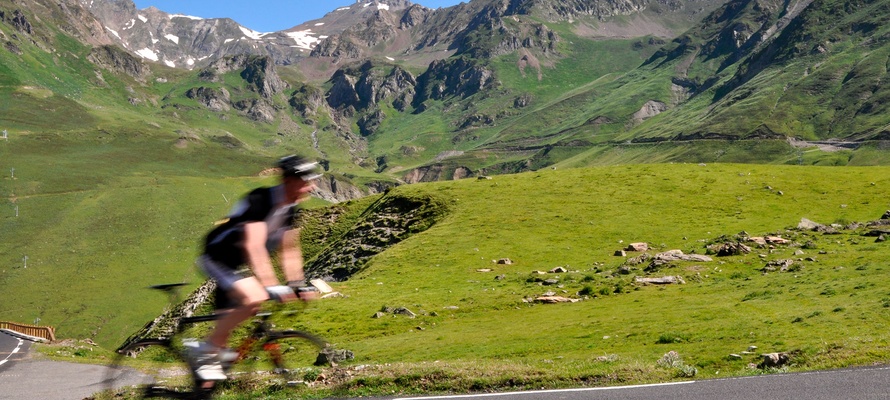 Oplev Tour de France i en autocamper - tag din egen racercykel med og prøv kræfter med bjergene