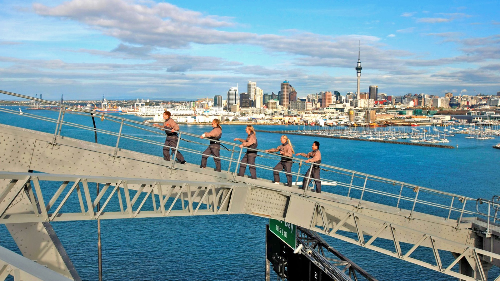 Bridge Walk på Auckland Harbour Bridge, New Zealand