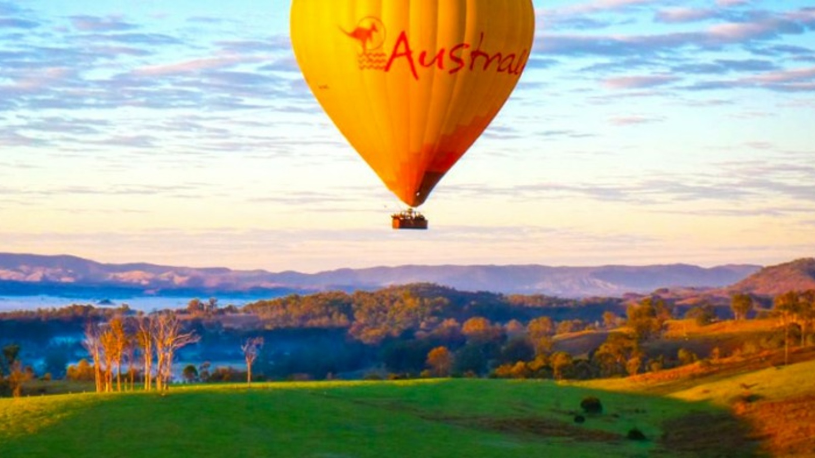 Hot-Air-Balloon-in-Scenic-Rim-Queensland-Australia-2-1024x393.jpg
