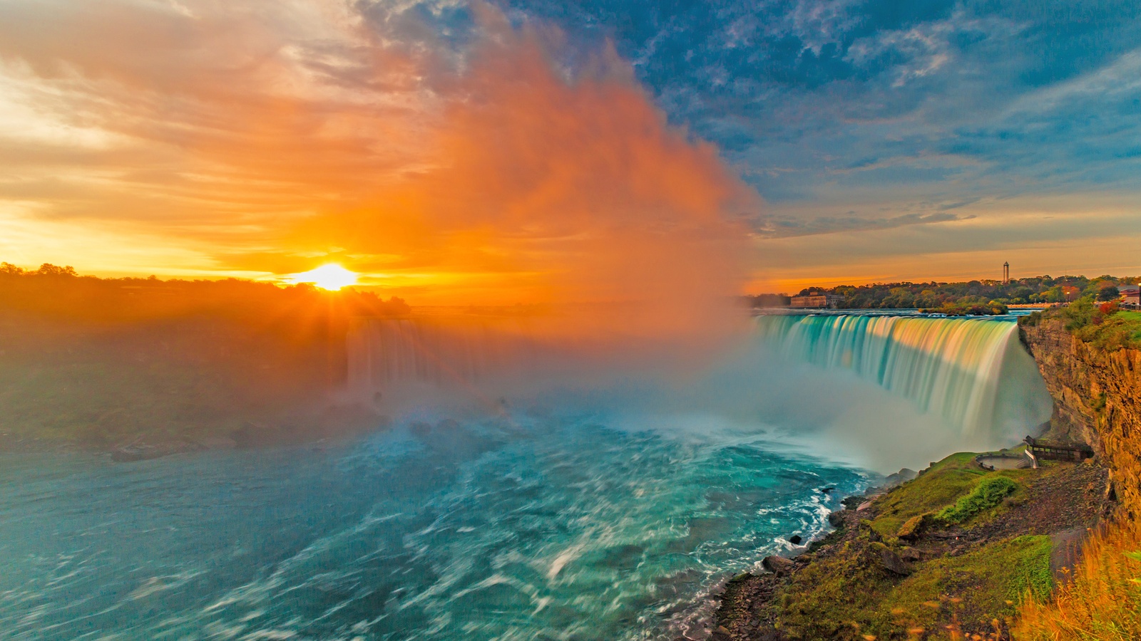 Niagara Falls ved solopgang, Ontario i Canada