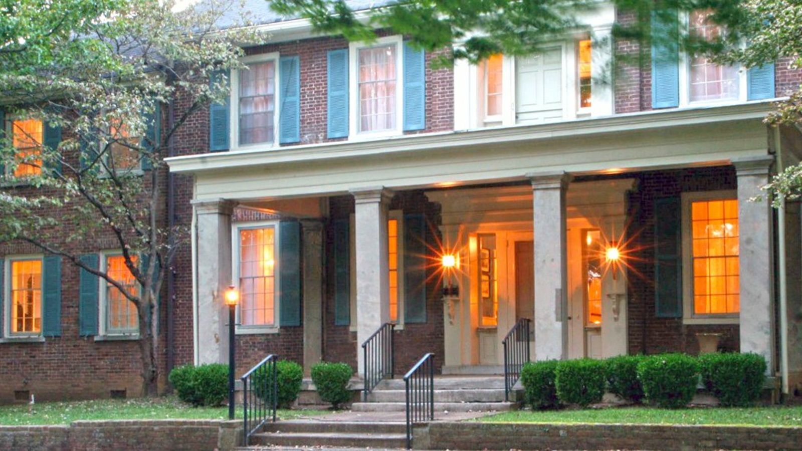 16_LO_Charred_Oaks_Inn_1.jpg 16_LO_Charred_Oaks_Inn_1.jpg