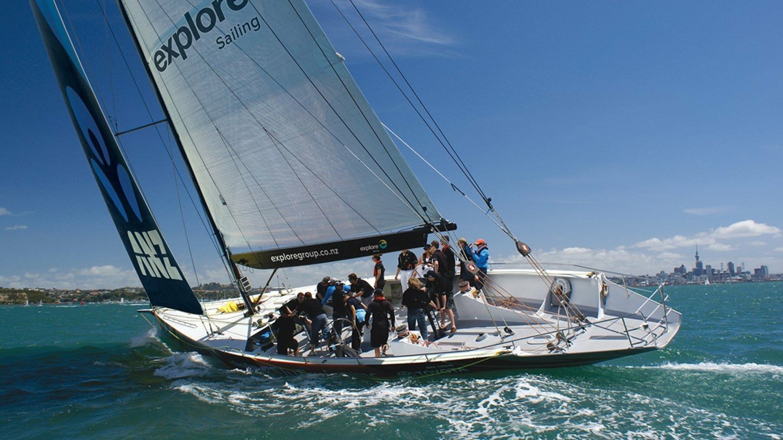 ExploreNZ_AmericasCupSailingExperience_AKL.jpg