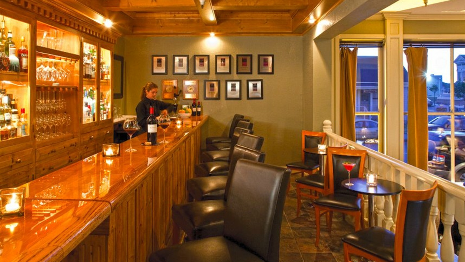 12_HI_US_Charter_House_Inns_2.jpg 12_HI_US_Charter_House_Inns_2.jpg