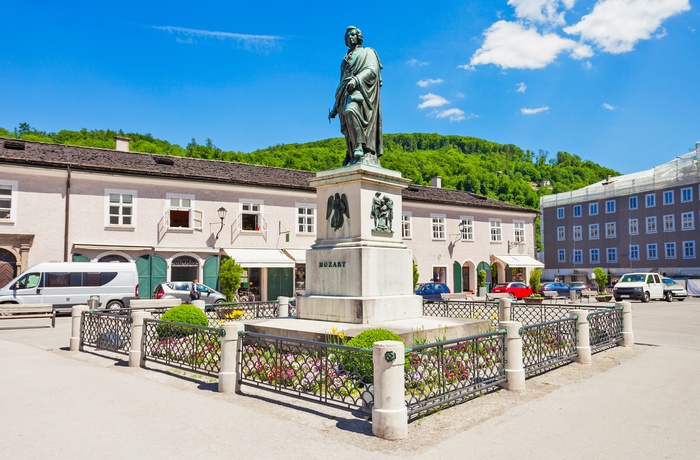 Motzart plads med statue i Salzburg, Østrig