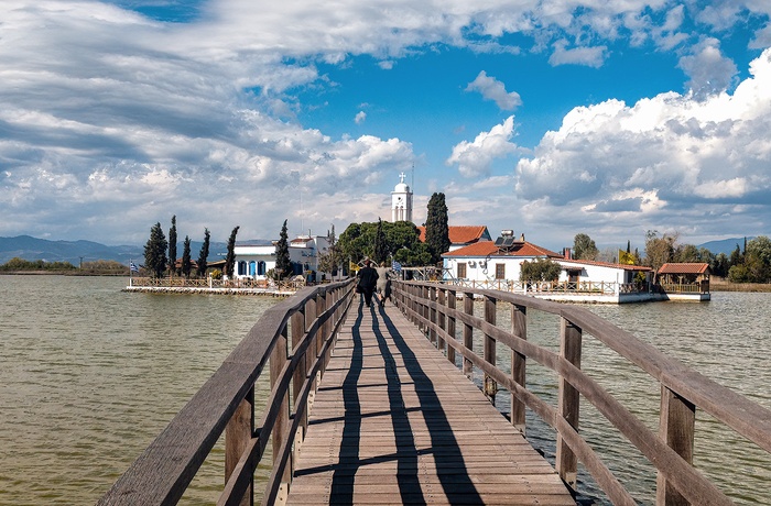 Agios Nikolaos - det flydende kloster i Porto Lagos - Grækenland