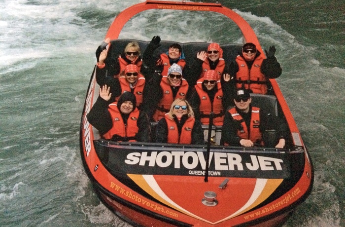 Annette med Jetboat nær Queenstown - rejsespecialist i Aalborg