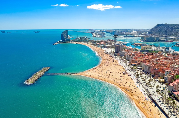 Udsigt over Barceloneta Beach og Barcelona by