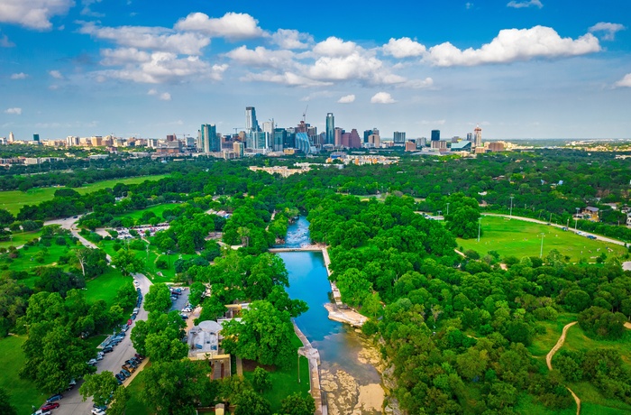 Batyon Springs Pool og Austin skyline i baggrunden, Texas