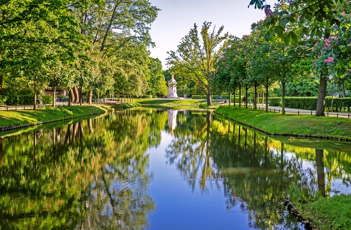 Tiergarten på en sommerdag, Berlin i Tyskland