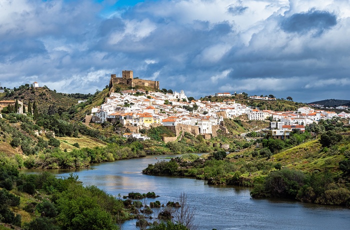 Byen Mertola og Guadiana-floden - Portugal