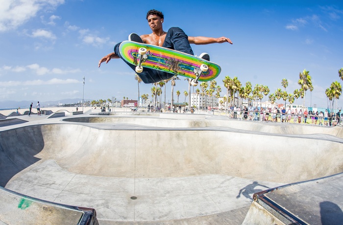 Skater i Venice skaterpark, Venice Beach i Los Angeles, Californien