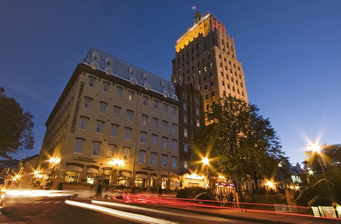 Hotel Clarendon, Quebec City - Facaden om aftenen