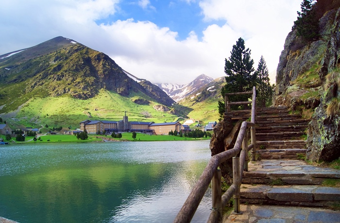 Bjergdalen Vall de Núria, Catalonien