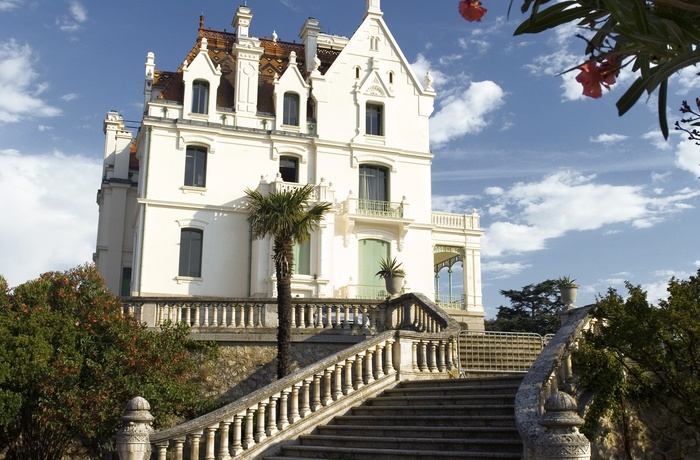 Château Valmy, Les Collectionneurs