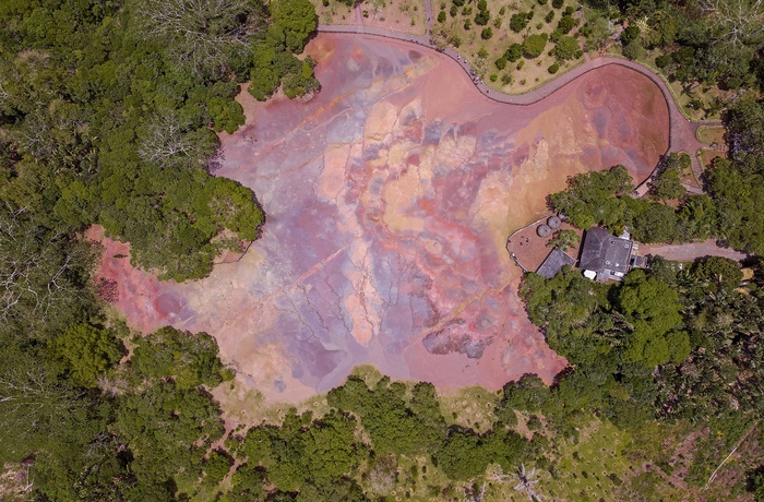 Luftfoto af Chamarel Seven Coloured Earth Geopark i Mauritius