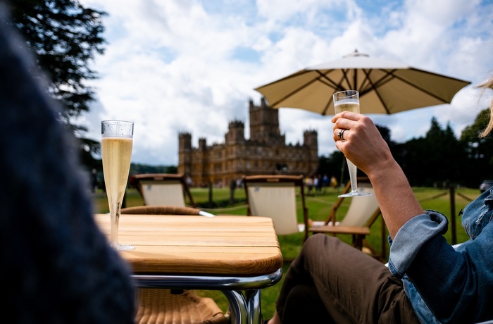 Champagne med udsigt til Highclere Castle